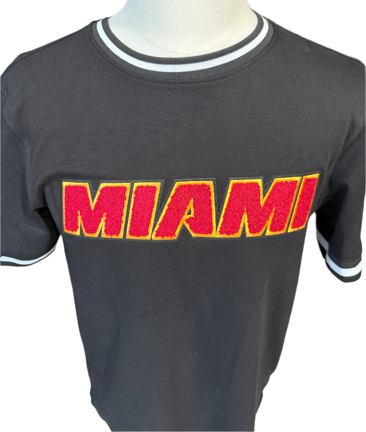 Pro Standard Miami Heat Classic Chenille Mens Vintage Tee Size Medium*