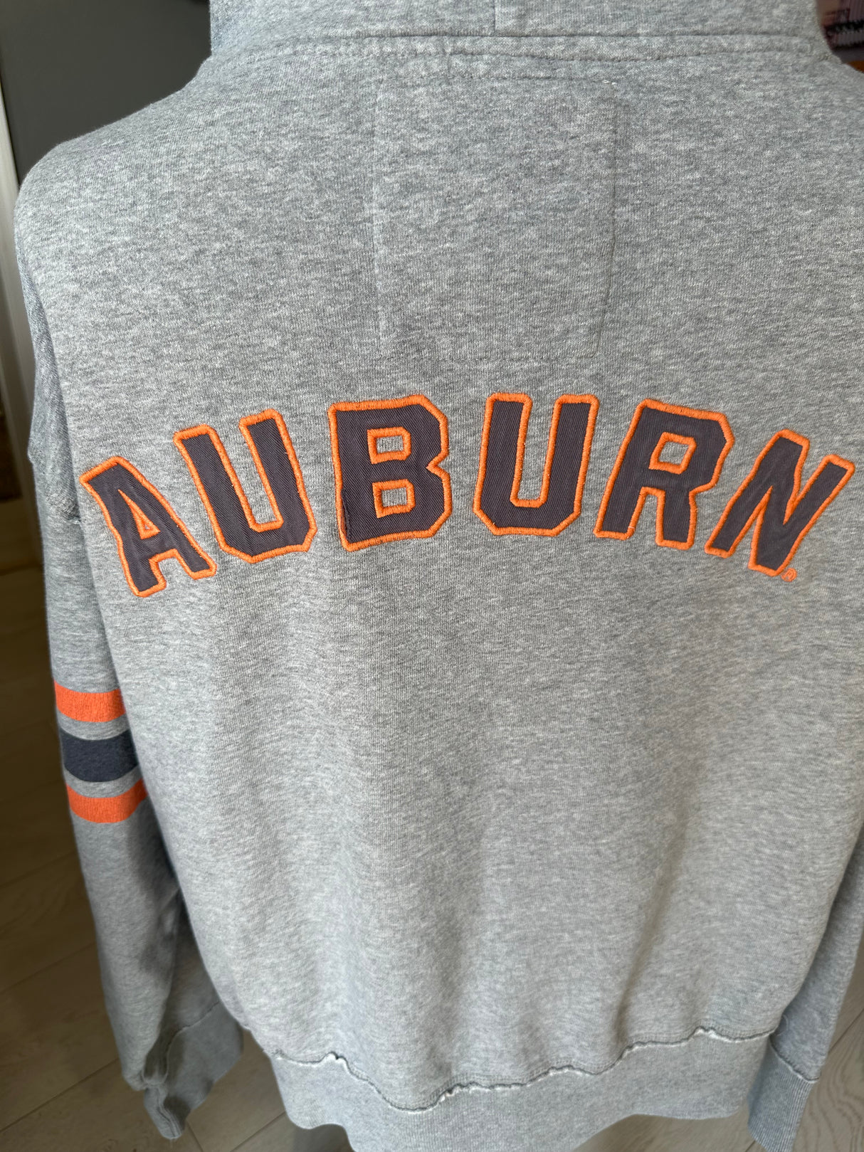 Colosseum Athletics University of Auburn Tigers Retro Hoodie Size Large*