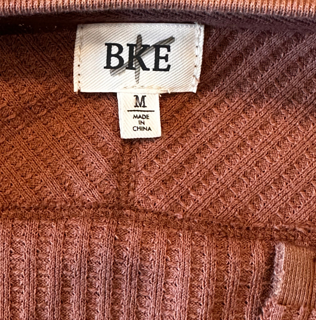 Buckle BKE Baltic Amber Waffle Knit Womens Top Size Medium