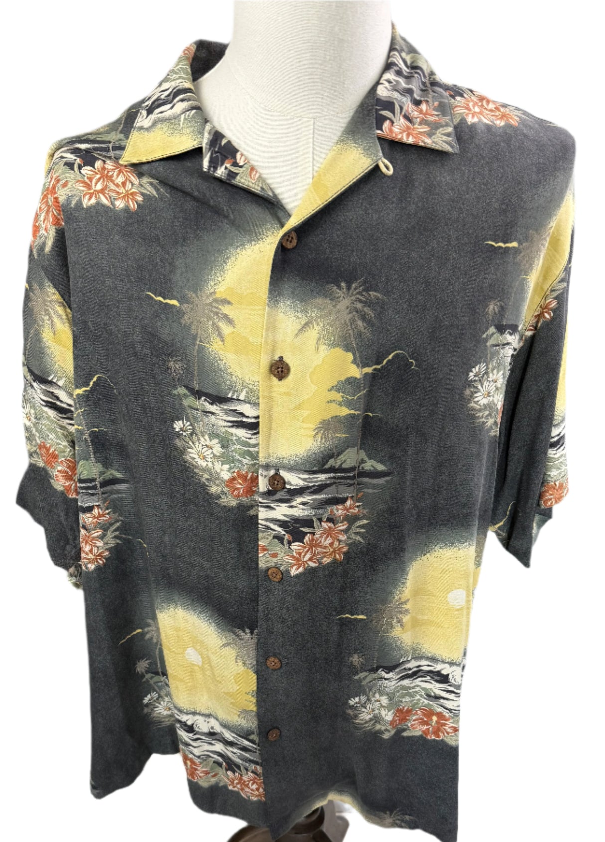 Tommy Bahama 100% Silk Hawaiian Short Sleeve Vintage Shirt Large*