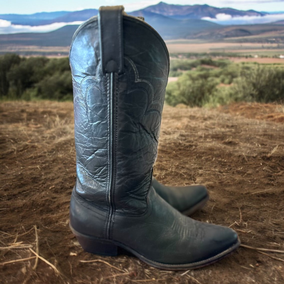 2SistahsTake2 Coastal Cowgirl Matte Black Boots Womens Size 9*