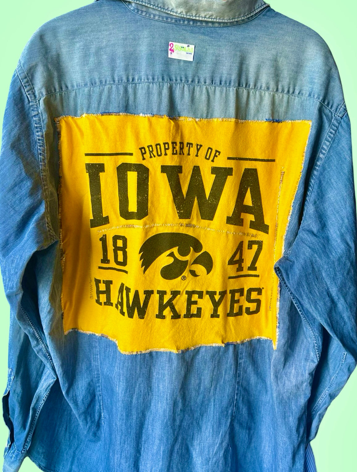 2Sistahs Take2 Oversized Iowa Hawkeyes Logo Shirt*