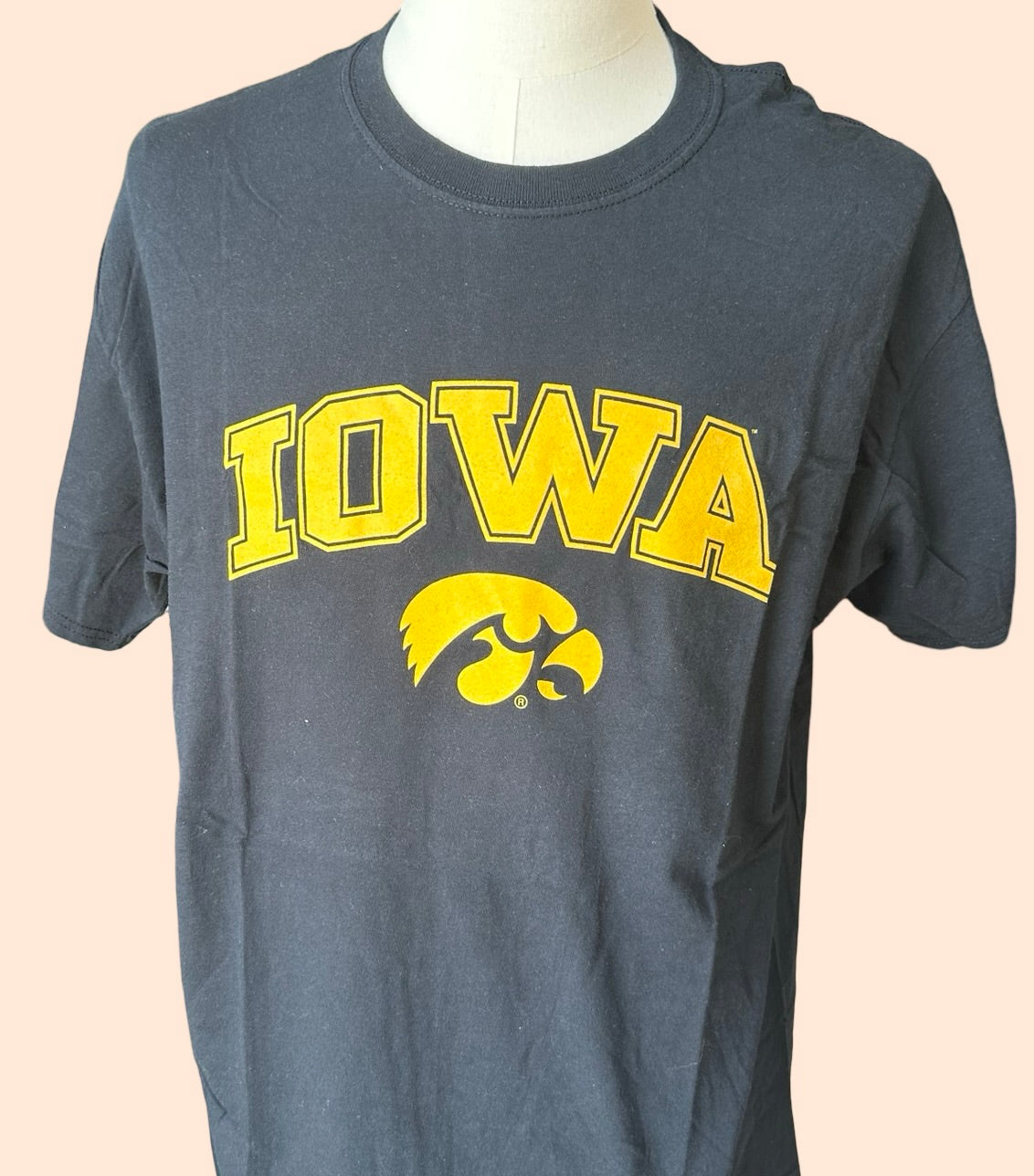 Russel Athletics Iowa Hawkeyes Vintage Black Tee*